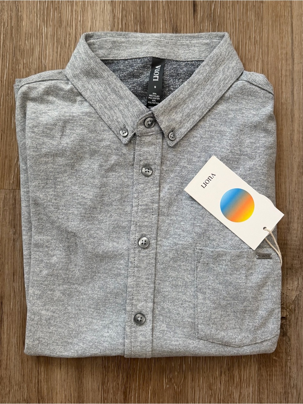 Vuori Long Sleeve Ace Button Down Light Grey Men’s Sz Small V185 NWT - Picture 3 of 5